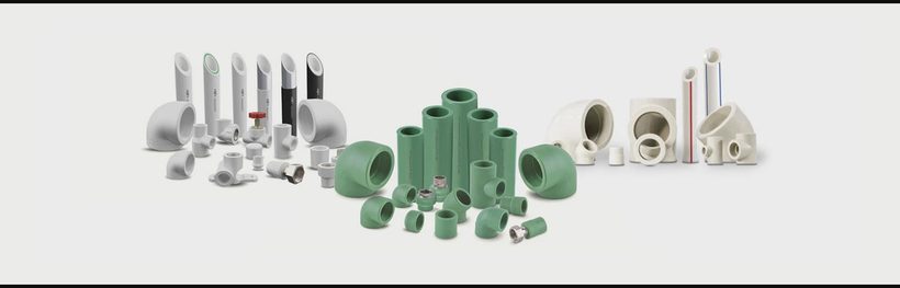 AQUASYSTEM-Programm: grüne und weiße PP-R-Rohre und Fittings